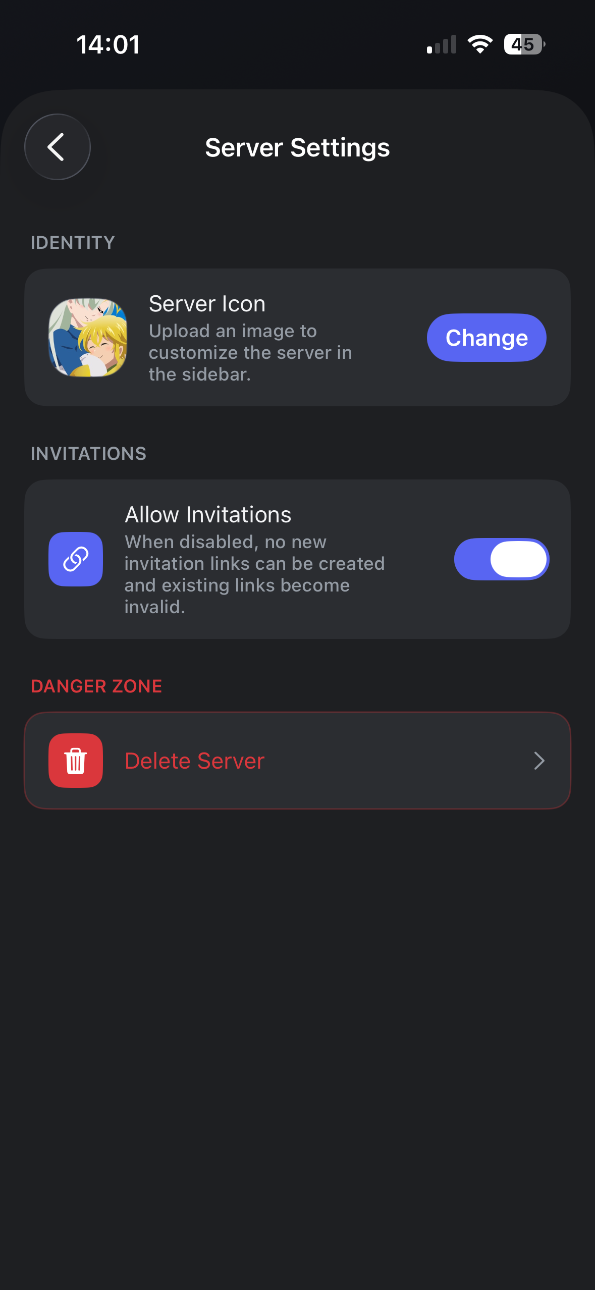 Ecran des reglages serveur dans Whisper iOS
